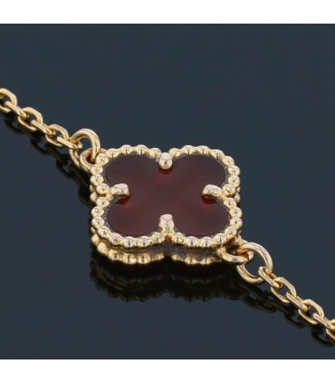 Van Cleef & Arpels Sweet Alhambra cornaline and gold bracelet