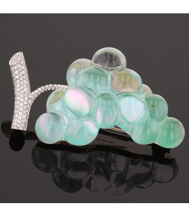 Vhernier quartz, mother-of-pearl, diamonds and 2 tones gold brooch