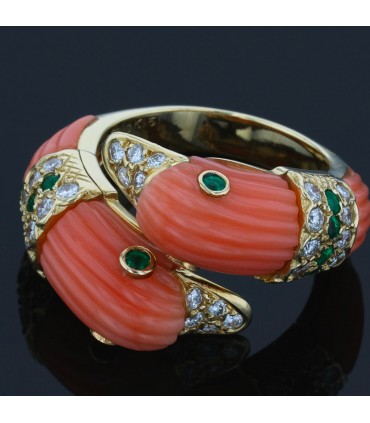 Van Cleef & Arpels coral, diamonds, emeralds and gold ring