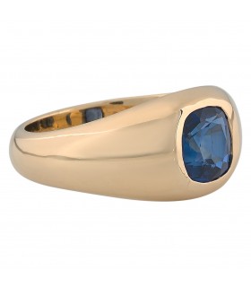 Sapphire and gold ring