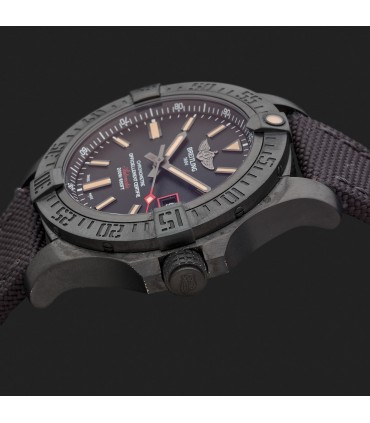 Montre Breitling Avenger Blackbird 44