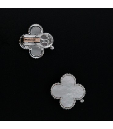 Boucles d’oreilles Van Cleef & Arpels Vintage Alhambra