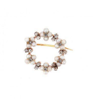 Cultured pearls, diamonds and gold brooch