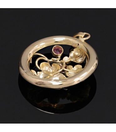 Améthyst and gold pendant