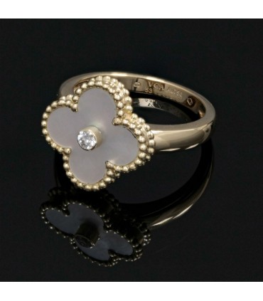 Van Cleef & Arpels Vintage Alhambra ring