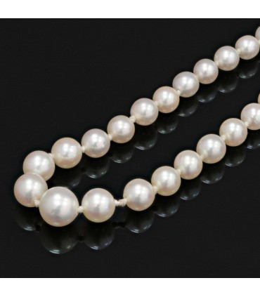 Cultured pearls necklace