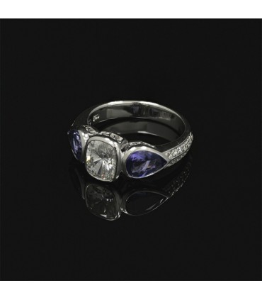 Tanzanite, diamonds and gold ring