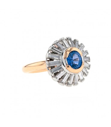 Sapphire, diamonds and gold ring