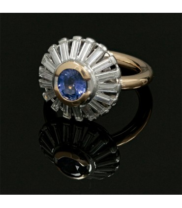 Sapphire, diamonds and gold ring