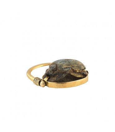Steatite and gold ring