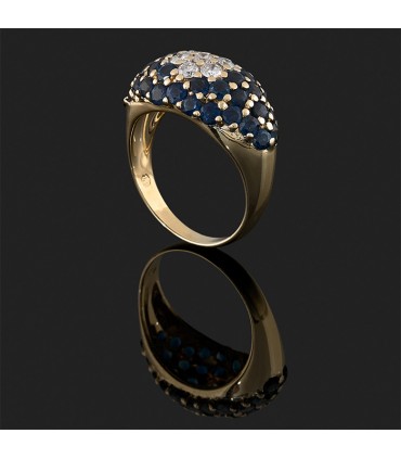 Sapphires, diamonds and gold ring
