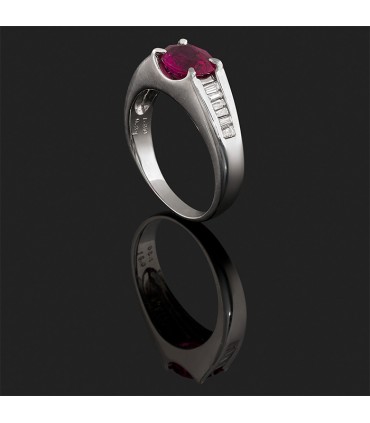 Bague platine, rubis et diamants