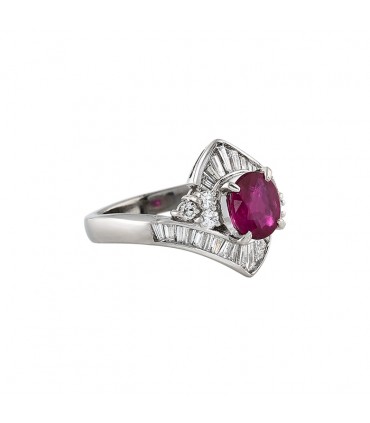 Bague platine, rubis et diamants