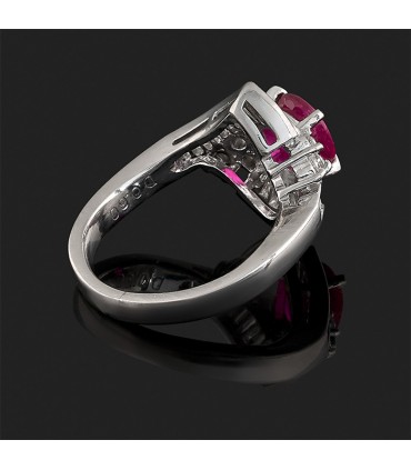 Bague platine, rubis et diamants