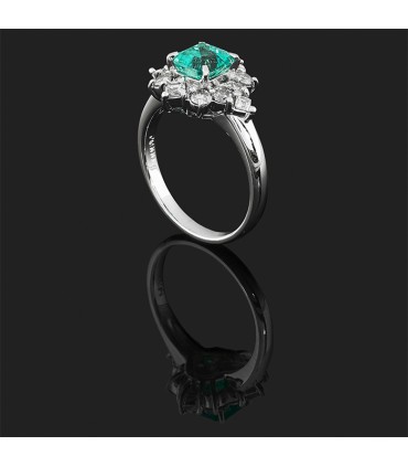 Emerald, diamonds and platinum ring
