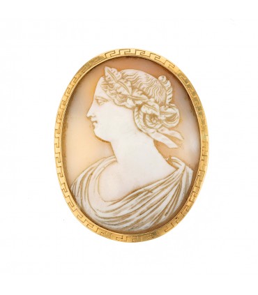 Broche or et camée