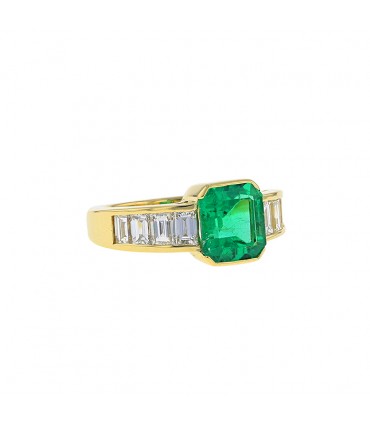 Diamonds, emerald and gold ring