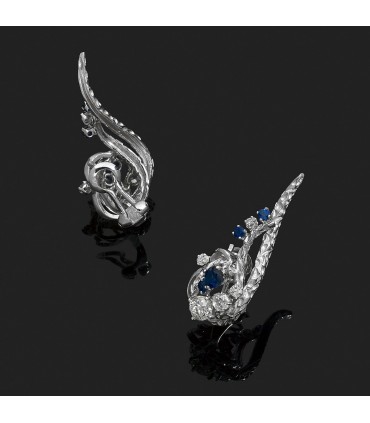 Boucles d’oreilles or blanc, diamants et saphirs