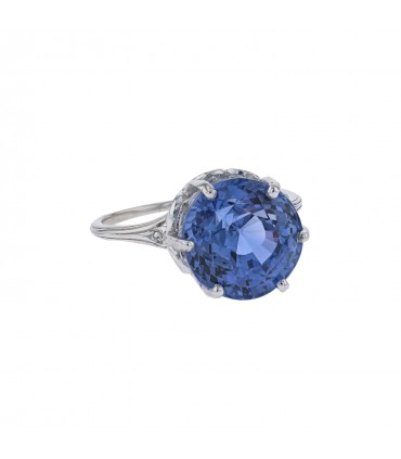 Sapphire and gold ring