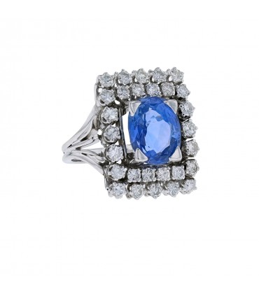 Diamonds, sapphire and gold ring