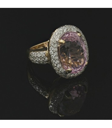 Diamonds, kunzite and gold ring