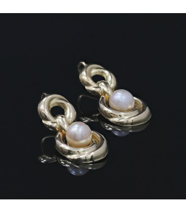 Cultured pearls and gold earrings