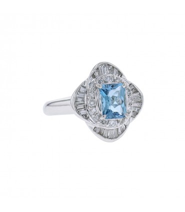 Diamonds, aquamarine and platinum ring