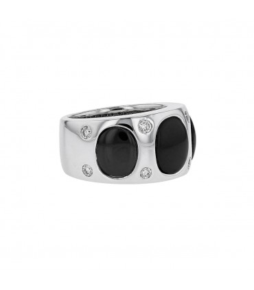 Diamonds, onyx and gold ring