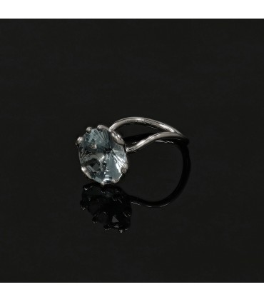 Dior Oui aquamarine, diamonds and gold ring