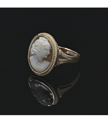 Bague or et camée