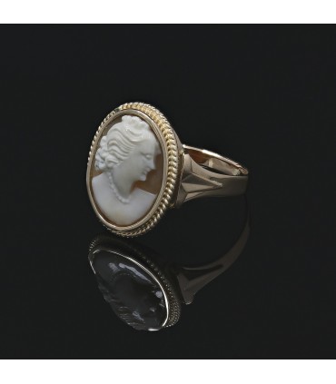 Cameo and gold ring