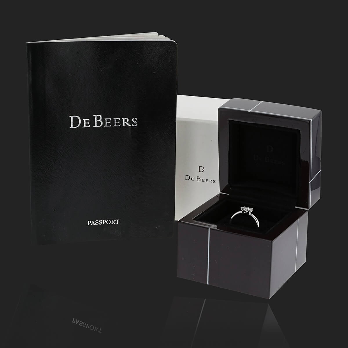 De Beers diamond and gold ring - De Beers Certificate 0,71 ct D VS2