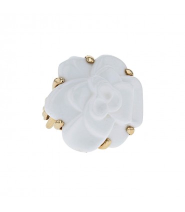 Chanel Camélia agate and gold ring