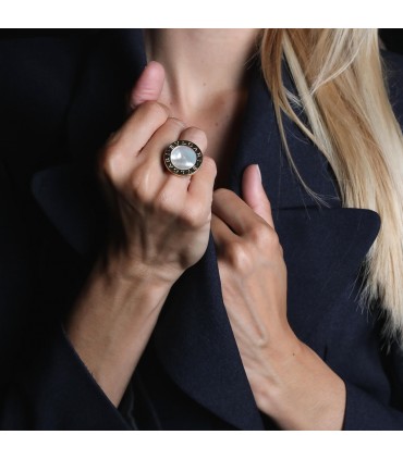 Bulgari Bulgari mother or pearl and gold ring