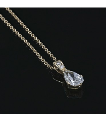 Collier or et diamant poire