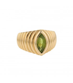 A & A Turner gold and peridot ring