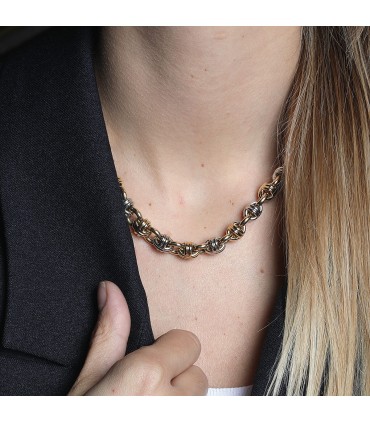 Caplain gold necklace