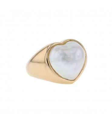 Cultured pearl mabé and gold ring