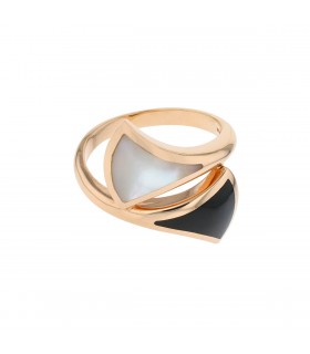 Bulgari Divas’ Dream mother of pearl, onyx and gold ring