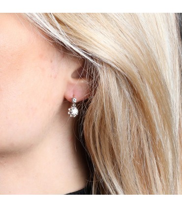 Boucles d’oreilles dormeuses or et diamants