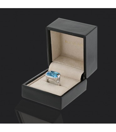 Bulgari Métropolis blue topaze and gold ring