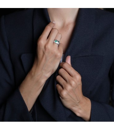 Bague platine et émeraudes