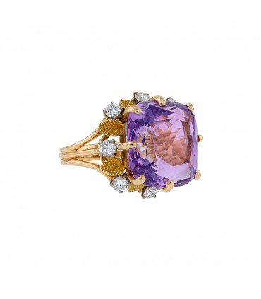 Diamonds, amethyst and gold ring