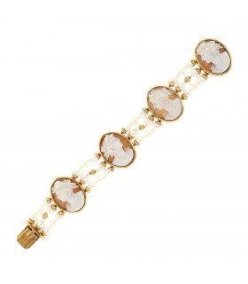 Cultured pearl, cameo and gold bracelet