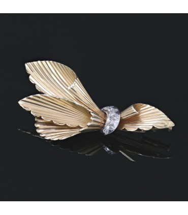 Diamonds, gold and platinum brooch