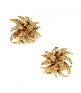 Van Cleef & Arpels gold earrings