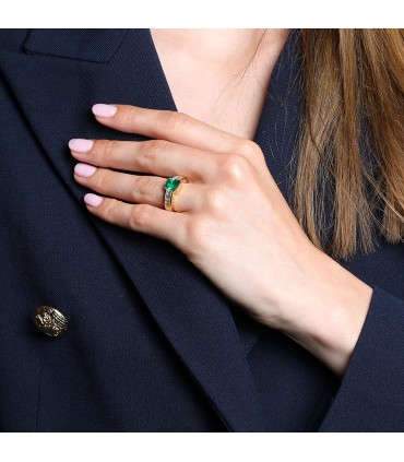 Diamonds, emerald and gold ring