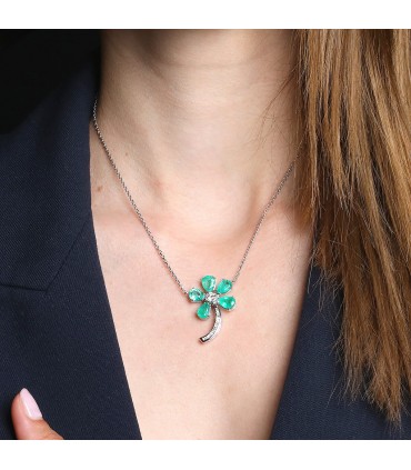 Emeralds, diamonds and gold pendant