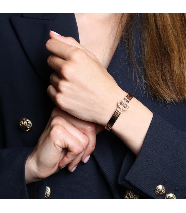 Cultured pearls and gold bracelet