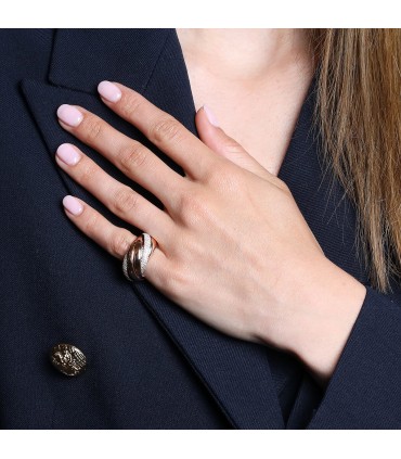 Diamonds and 18k gold ring